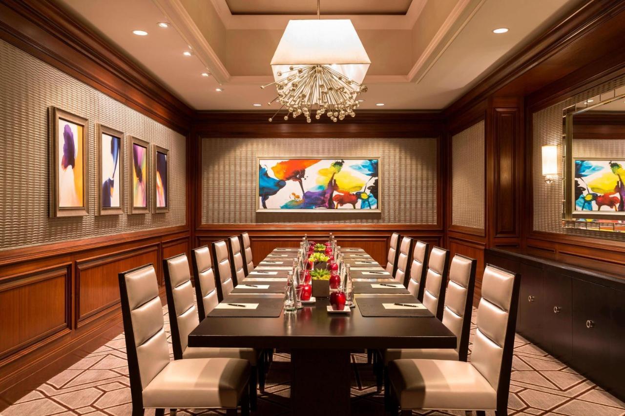 Hotel The Ritz-Carlton, Tysons Corner Esterno foto