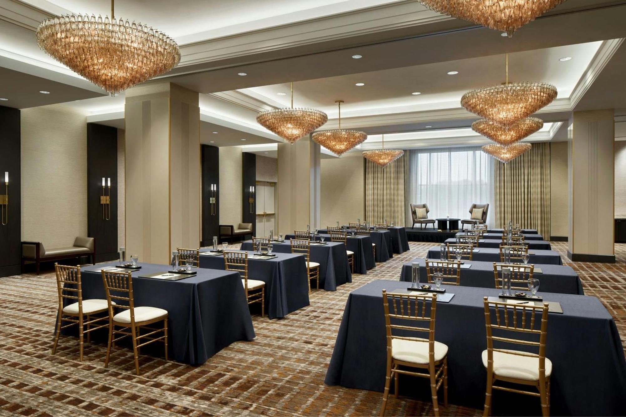 Hotel The Ritz-Carlton, Tysons Corner Esterno foto